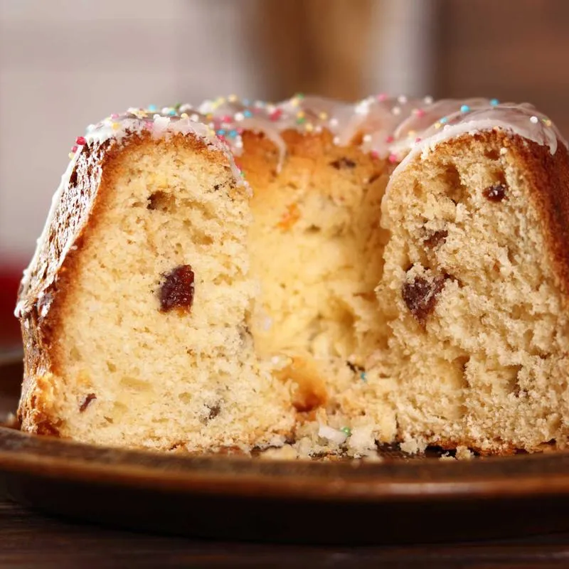 Sekrety idealnej babki drożdżowej – jak długo piec, aby zachwycała smakiem?