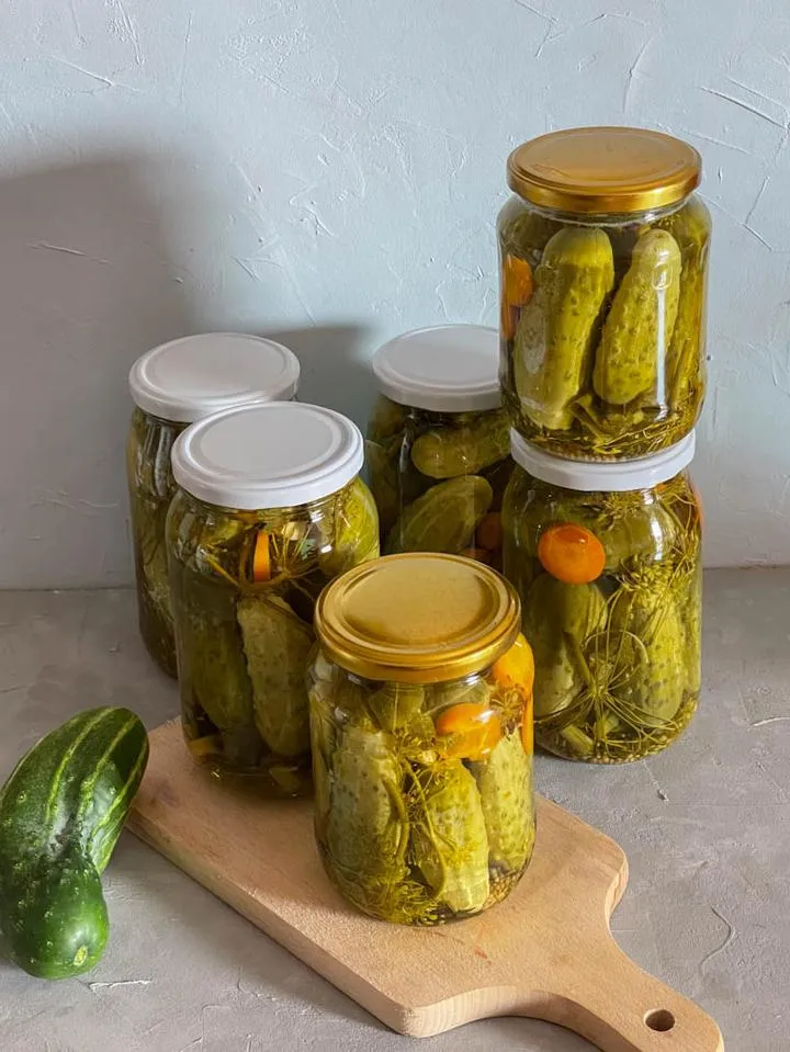 Dobór ogórków do sałatki śledziowej