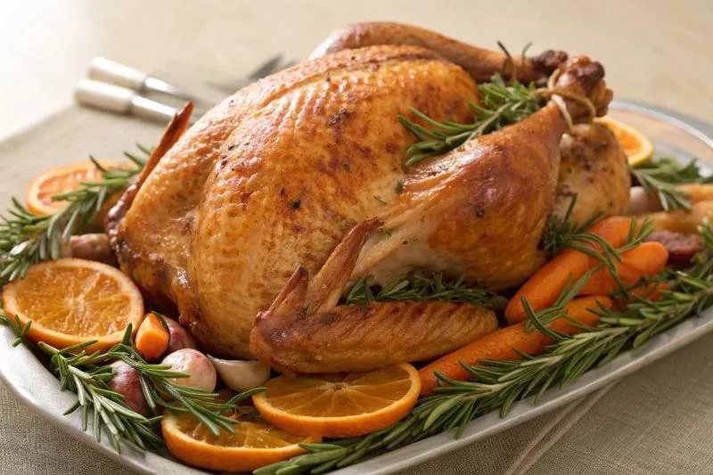 Pieczenie indyka w całości